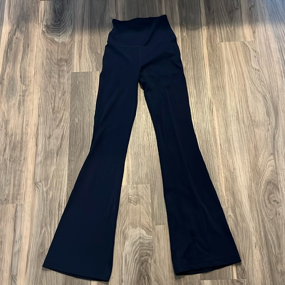 Lululemon Groove Super-High-Rise Flared Pant Nulu Leggings